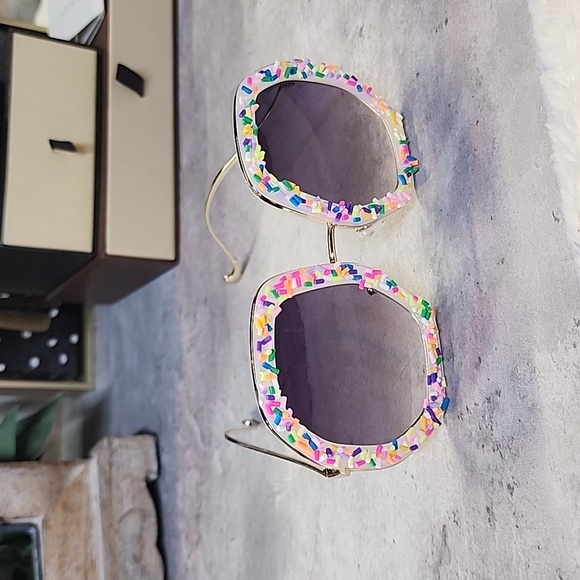 Candy coated sunglasses - Picture 2 of 7